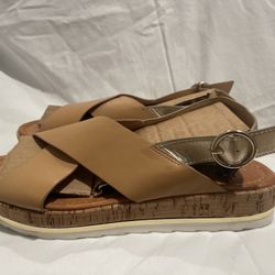 Nine West 8.5 Leather W Gold Accents Sandals