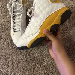 jordan 13 throw offers