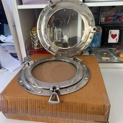Nautical Porthole Decor
