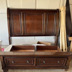Sleigh Bed With Storage 