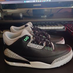 Brand New Jordan 3 Green Glow Men's Size 11
