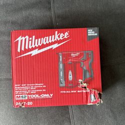 Milwaukee M12 Crown Stapler 