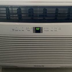  FRIGIDAIRE -Wall Air Conditioner with 15000 Cooling BTU