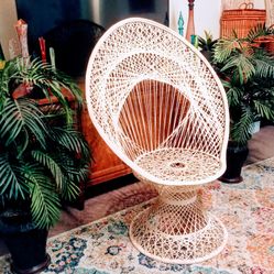Mid Century Modern Spun Fiberglass Peacock Chair 