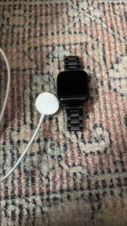 Apple Watch Se 2nd Gen With Matt Black Metal Band