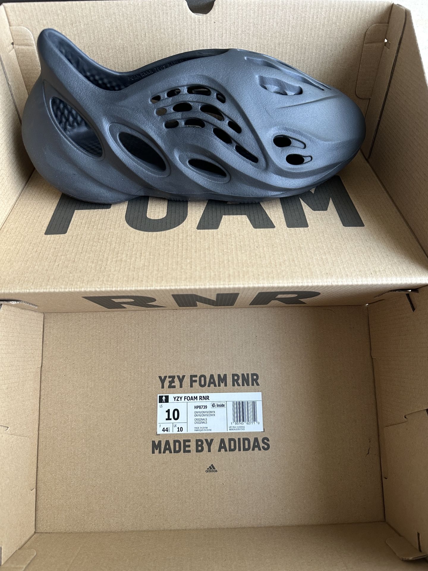 ADIDAS YEEZY SLIDES