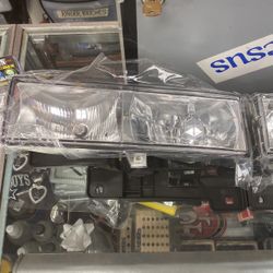 88Th 2001 Chevy Tahoe Suburban Headlights
