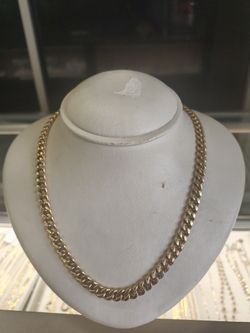 10k Gold Cuban link necklace 30.9 grams 24 Long layaway available 10% down if you interested please make sure you ask for Maribel thank you