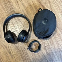 Beats Solo 3 Headphones- Barely Used!