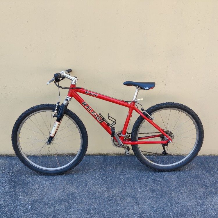 Raleigh 27" 24-Speed Hybrid Mountain / Road Bike - Rockshox Shocks - Very Light 13" Frame (MSRP $430)