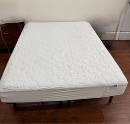 Full Size Mattress - May 11 pickup only