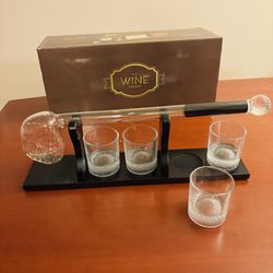 The Wine Savant Golf Club Whiskey Decanter and 4 Liquor Glasses Set NIB 