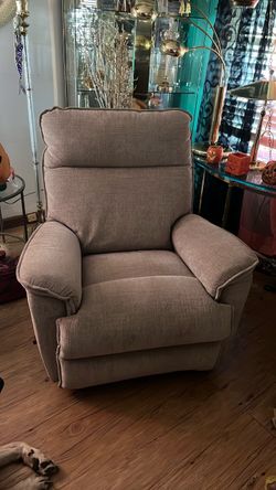 Tan recliner chair with recline to two settings in very very good condition! Marking down again has to go because I bought something else and no room!