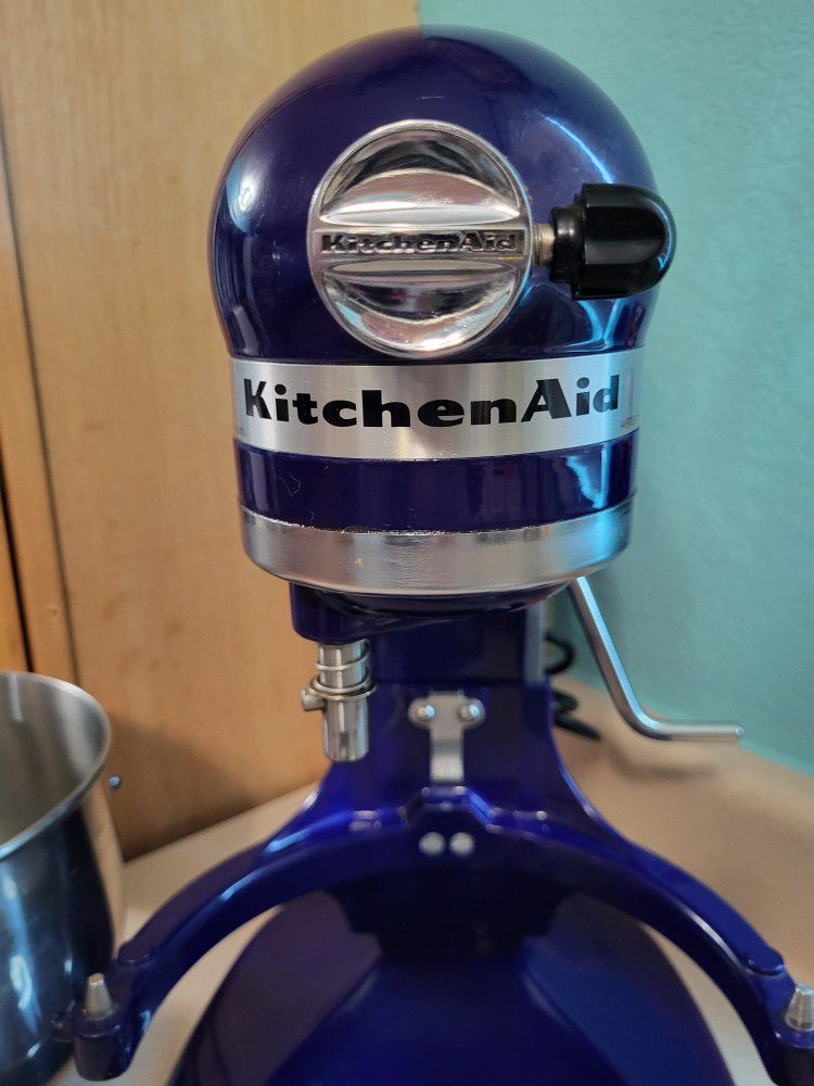 KitchenAid Commercial Mixer 8qt for Sale in Edison, NJ - OfferUp