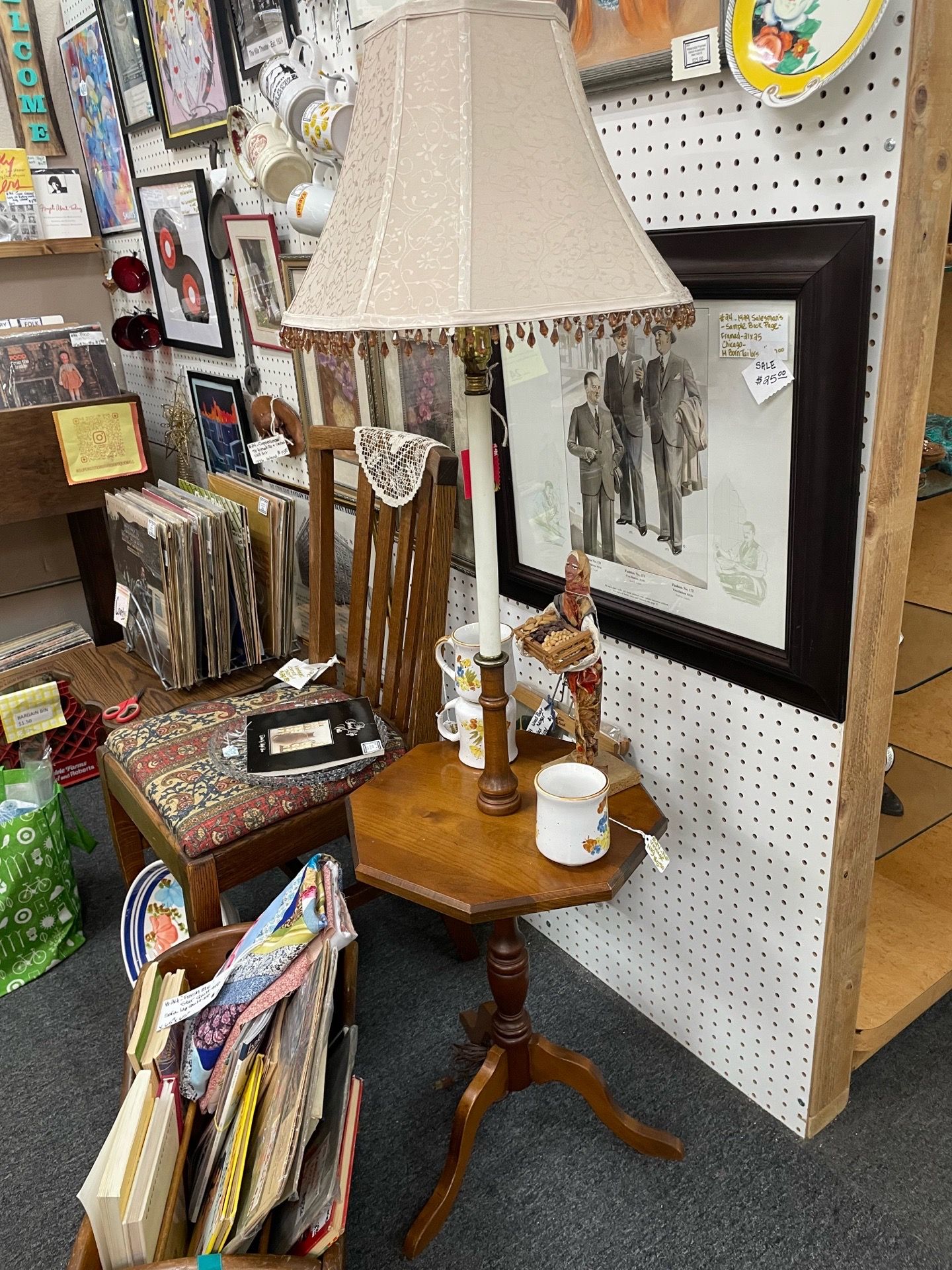 Floor Lamp Vintage Maple w/Shade