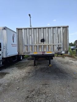 2013 utility flat bed trailer