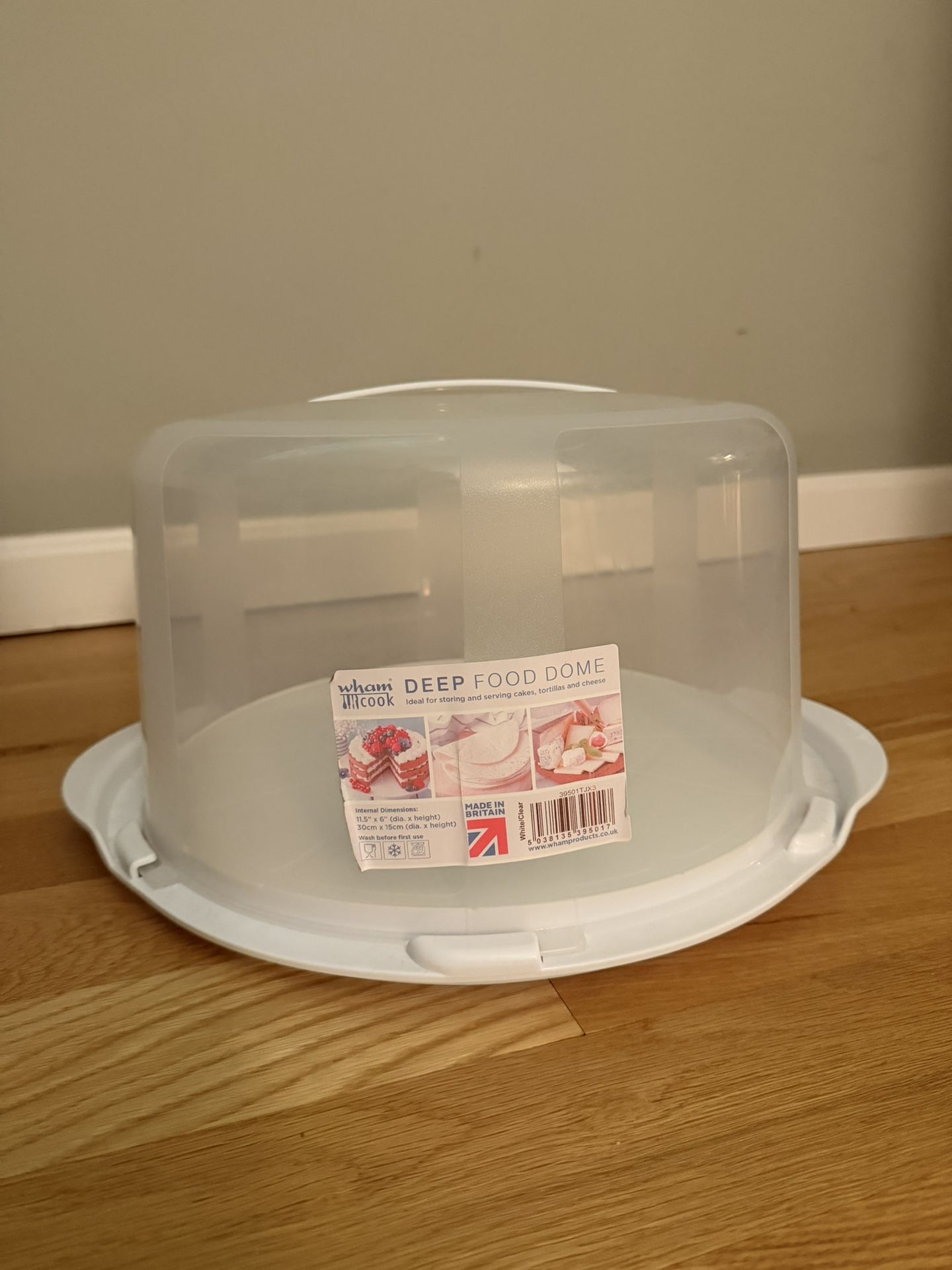 Food Dome - GREAT for traveling with cakes!