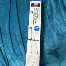 Tripod Easel