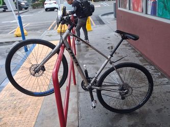 Trek FX4 S