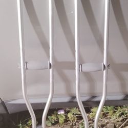 Crutches 