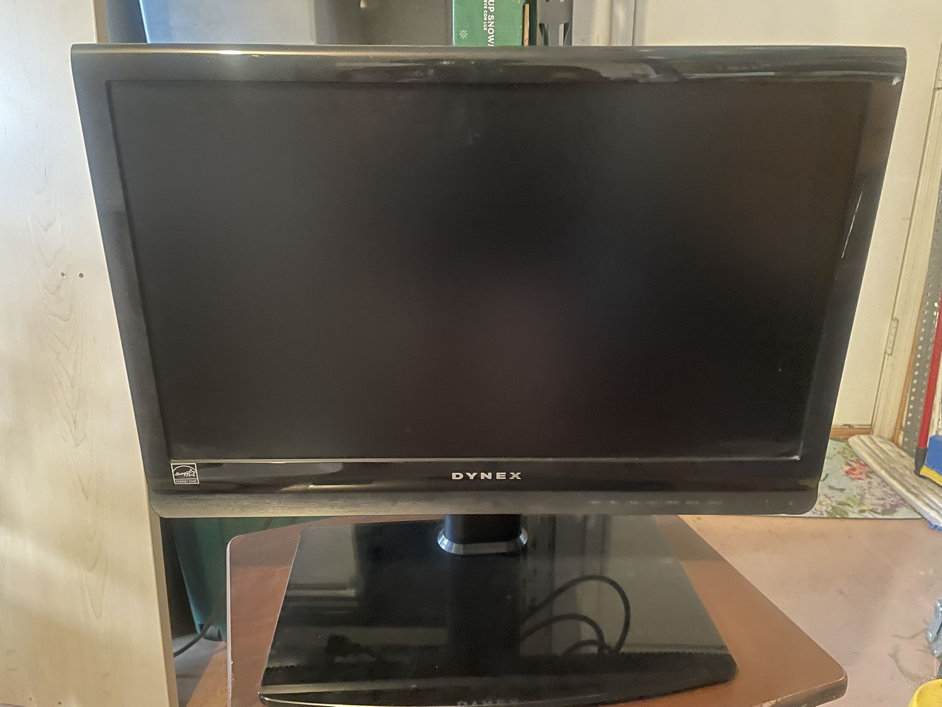 DYNEX COMPUTER MONITOR