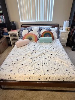 Full size bed and 8” mattress