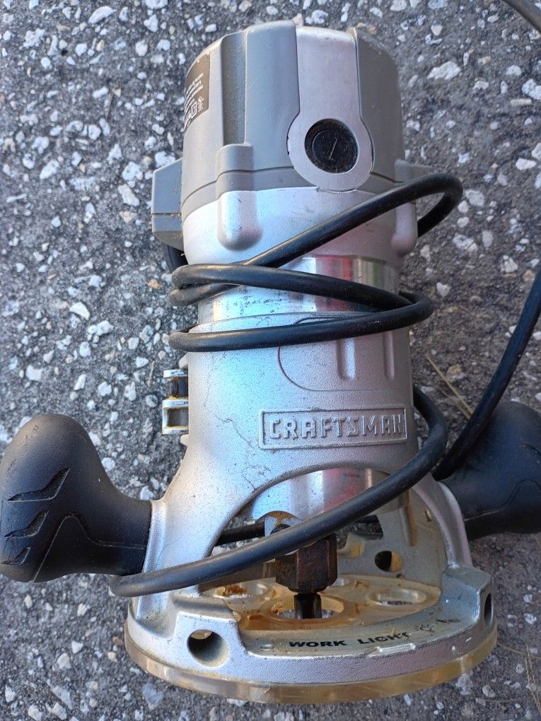 Craftsman 9.5 Amp 1 3/4 Peak HP Fixed Base Router