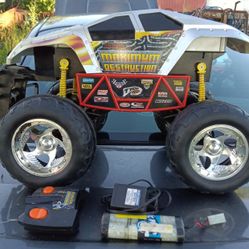 1/6 Scale Maximum Destruction RC Truck
