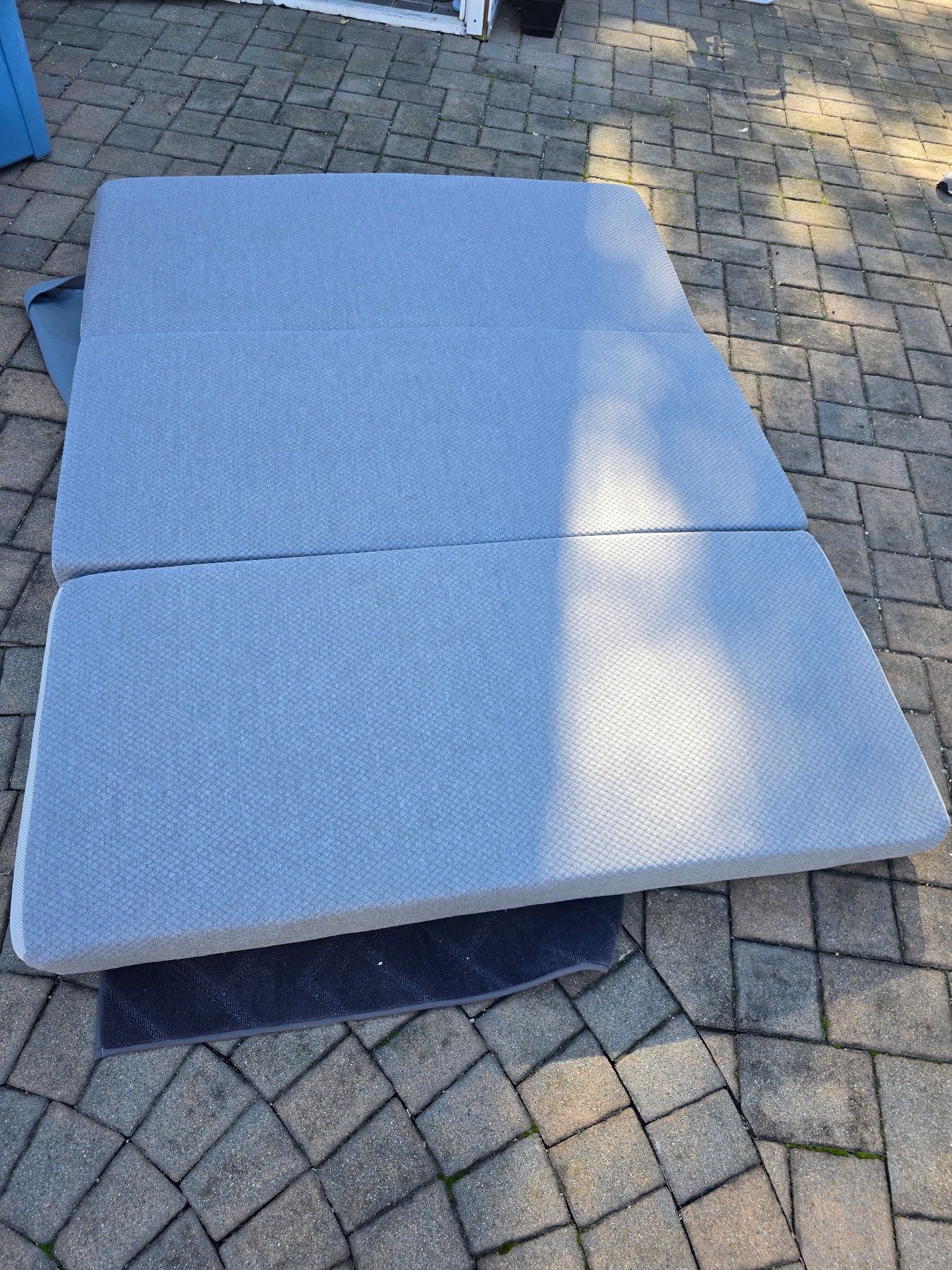 Queen size folding mattress