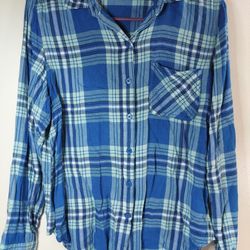 Time And Tru Woman's Button Down Shirt Must Pick Up