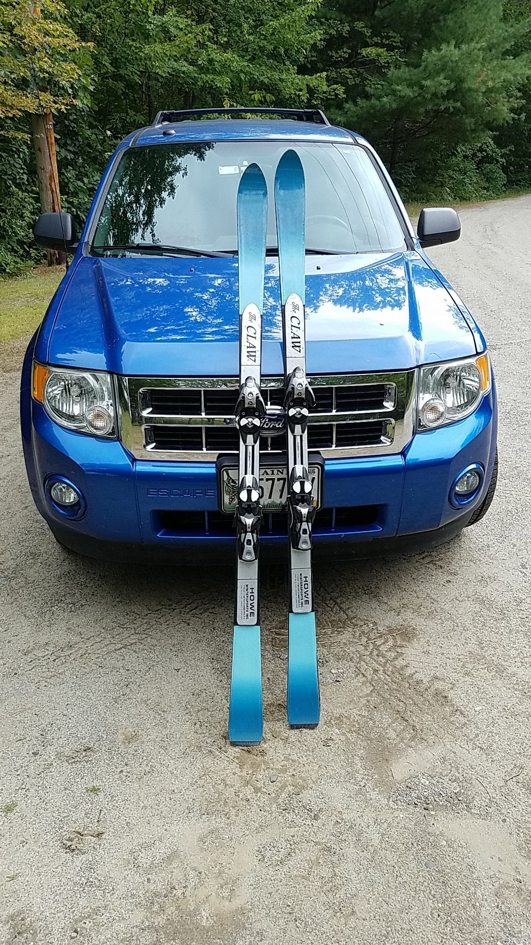Claw skis with Salomon bindings