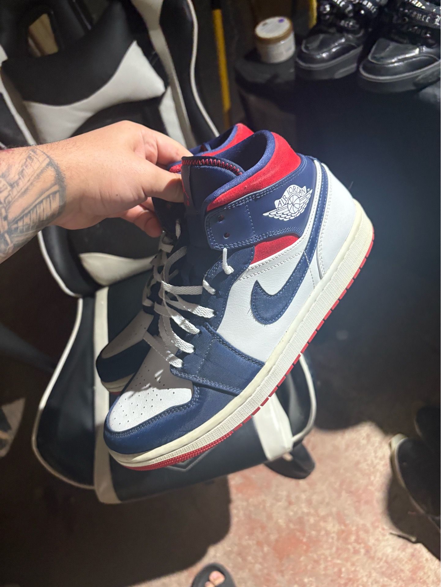 Jordan 1 red white blue 9.5