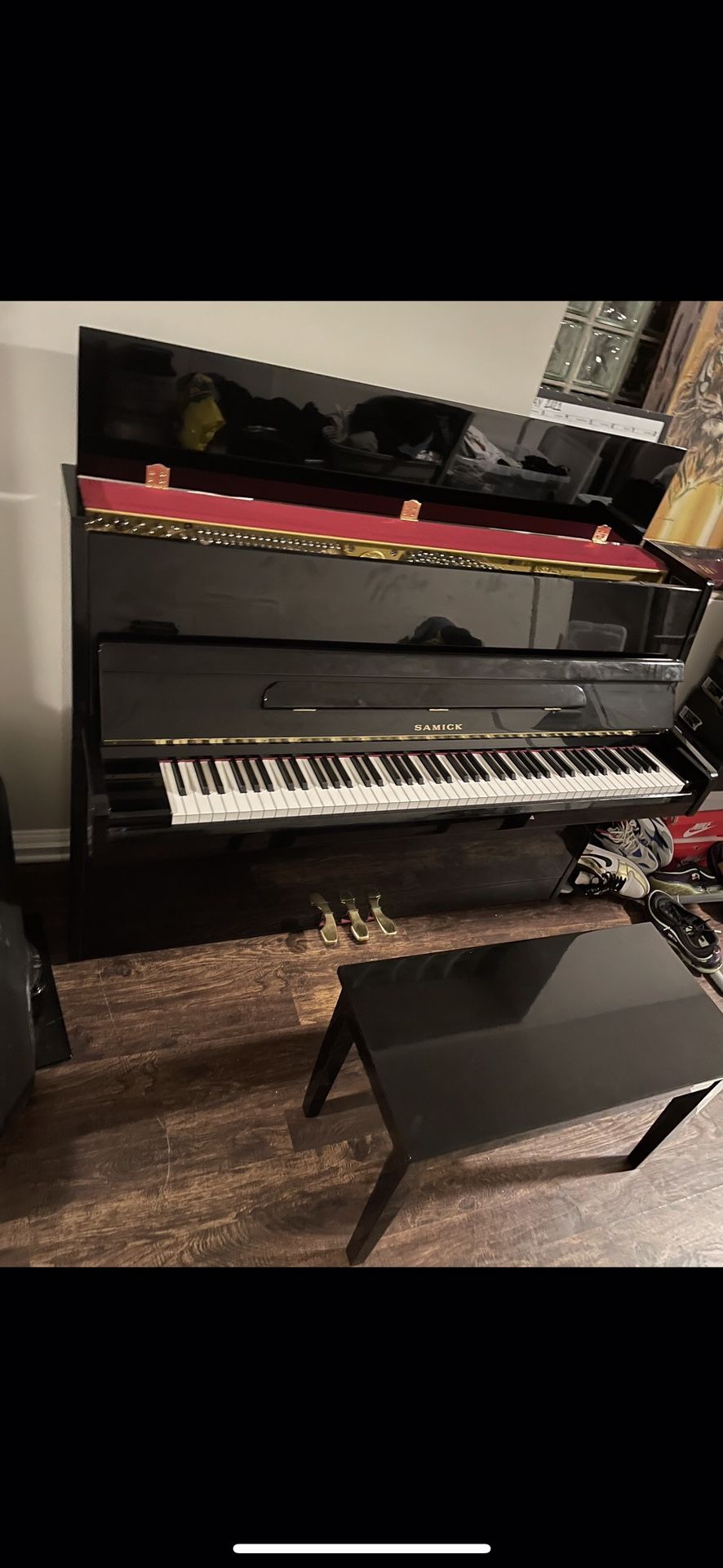SAMICK Wall Piano
