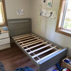 Twin Bed With Rolling Trundle