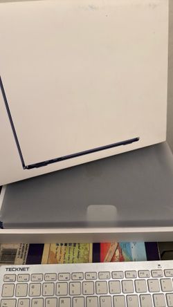 13- inch MacBook Air M4 chip 16GB memory 256GB midnight blue