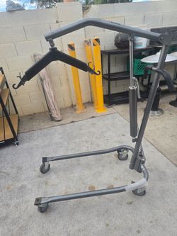 Hydraulic patient lift