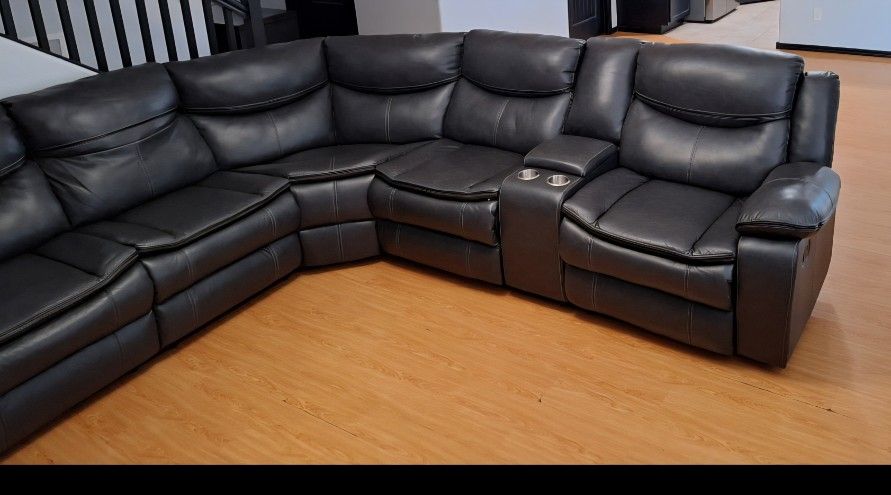 Leather Sectional/Living Room Couch