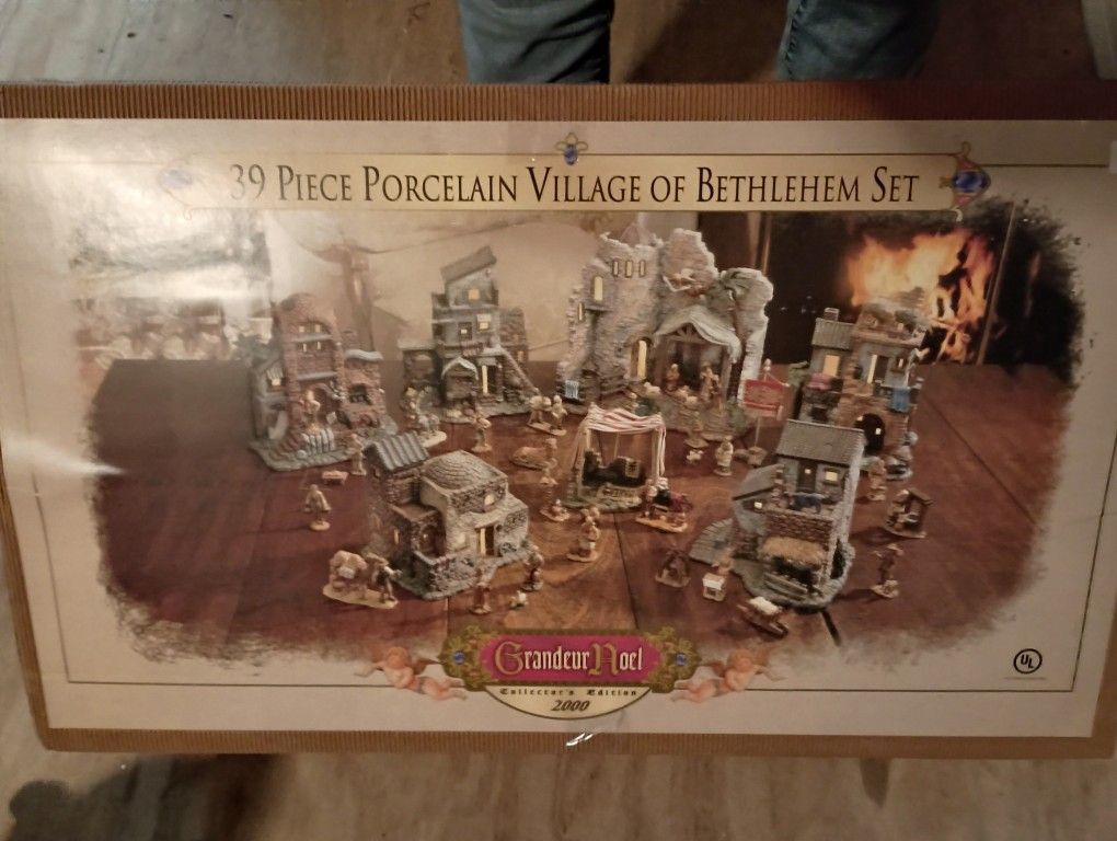 Grandeur Noel 39 Piece Porcelain Village Of Bethlehem NEW Christmas 