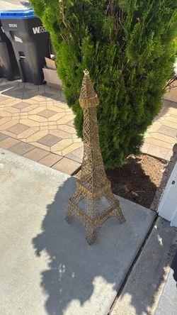 Eiffel Tower decoration