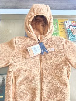 The North Face Reversible Jacket – Kids Size 5 Brand new with tags!
