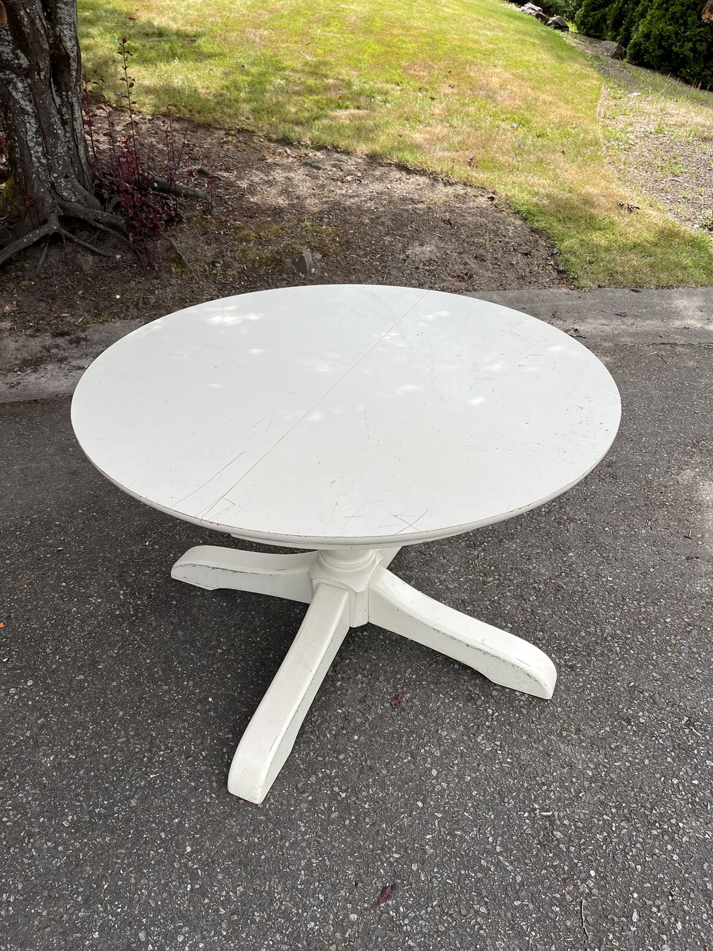 Pottery Barn Owen Round Pedestal Extending Dining Table