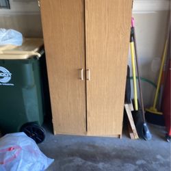 Garage Cabinet  With 4 Sheleves