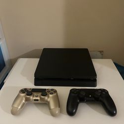 PlayStation 4 Slim 500GB | Two Controllers