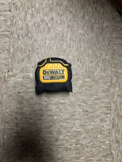 Dewalt 35 ft Tape Measure
