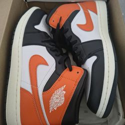 Air Jordan 1 Mid