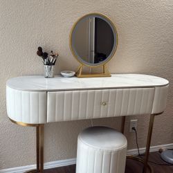 Marble vanity 