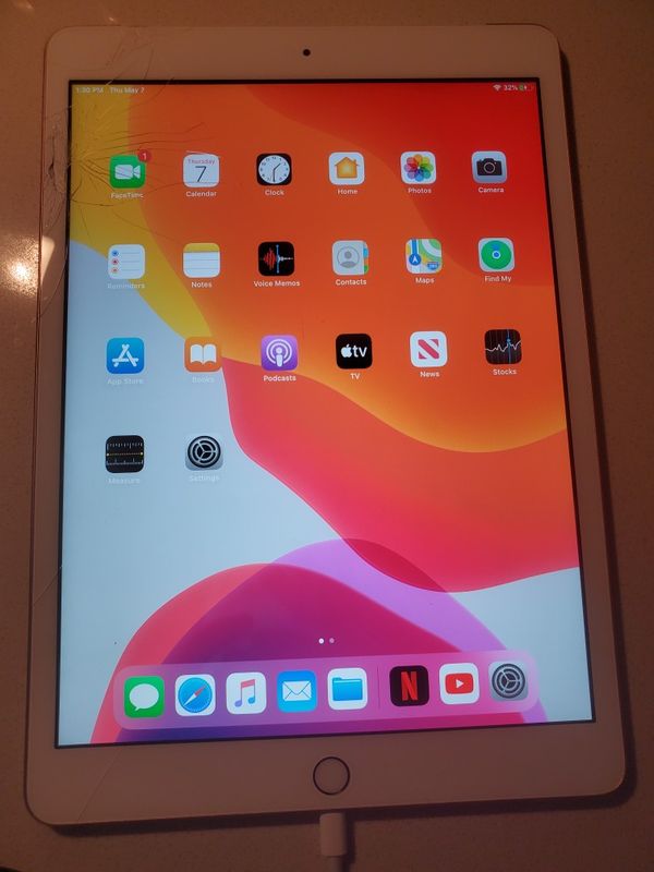 Ipad 7 generation 32g for Sale in Redmond, WA - OfferUp