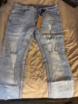 Light Wash Distressed Ripped Jeans with Tags