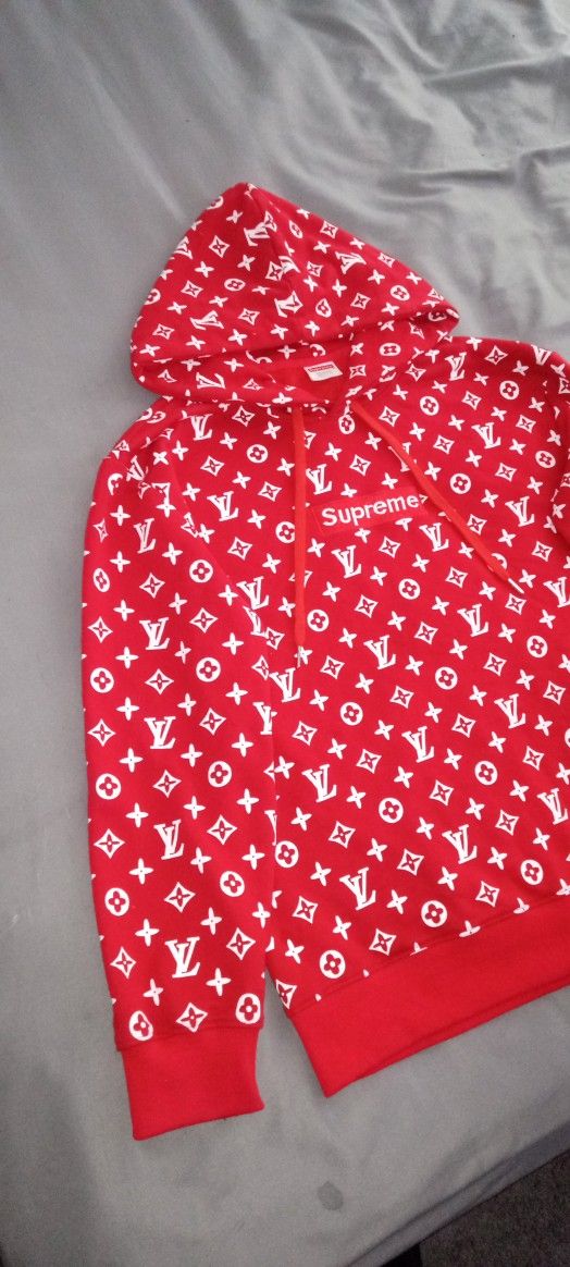 Supreme LV Size M Mens