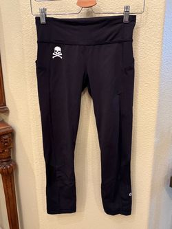 Lululemon Women Black Skull Logo Cropped Pants Size 4